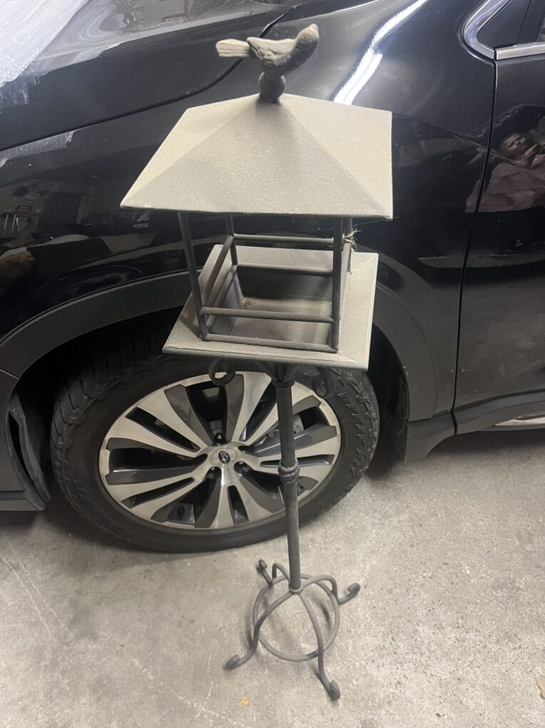 5 Metal Bird Feeders