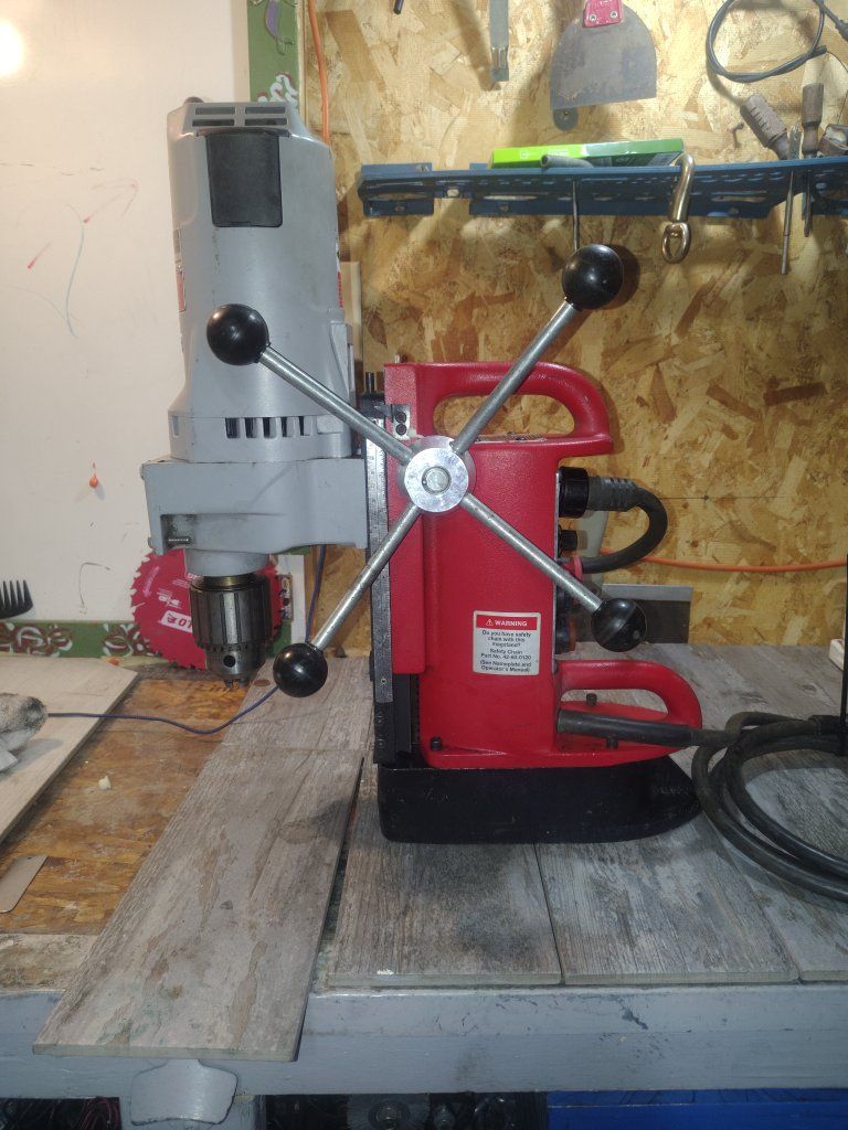 Milwaukee 4203-1 Heavy-Duty 11.5 Amp 350 RPM 3/4" Drill Motor with Magnetic Drill Press