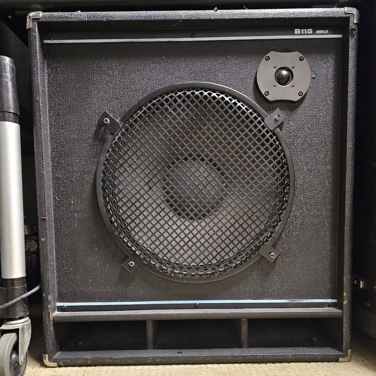 Acoustic B115 Bass Cabinet