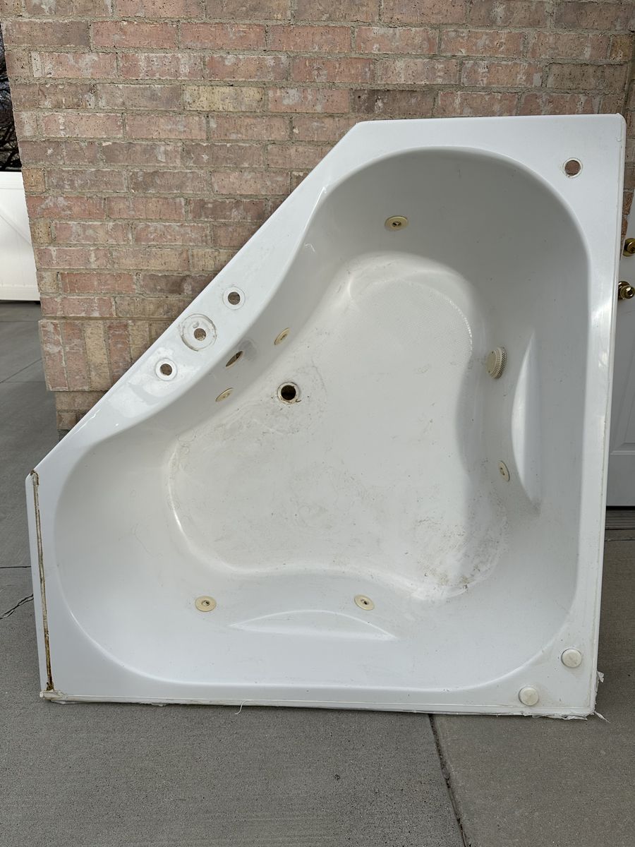 Gently Used Jacuzzi Tub