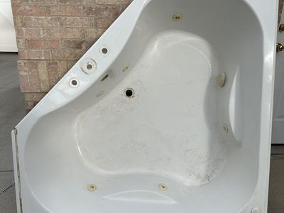 Gently Used Jacuzzi Tub