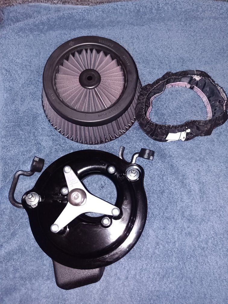 Screamin eagle High-Flow Air Cleaner Assembly with a K&N Rain Sock