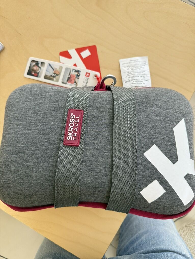 NEW Skross travel pillow