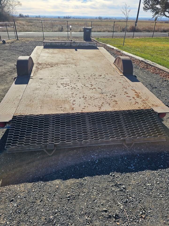 Bumper Pull Flatbed Tiltbed Trailer 14 Foot