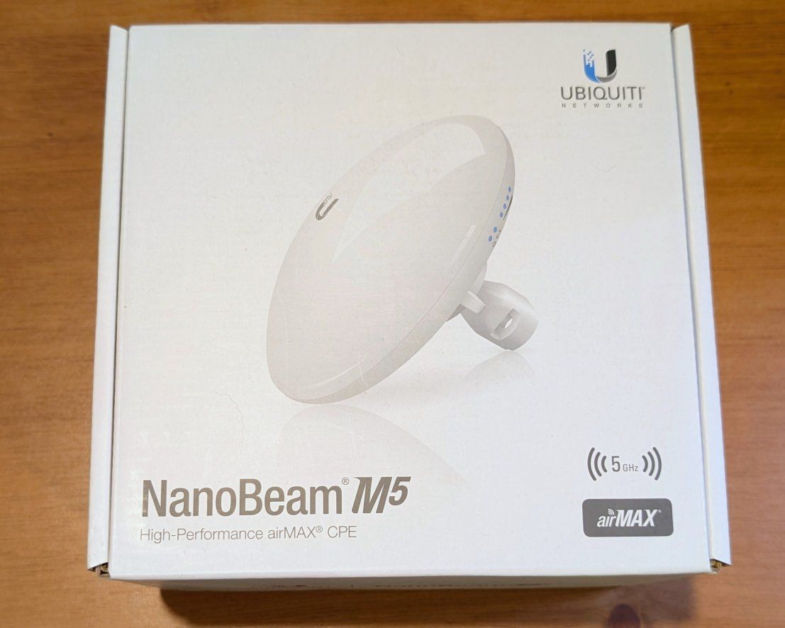 Brand New Ubiquiti NanoBeam M5- SET