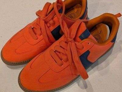 boys Wonder Nation size 5 shoes