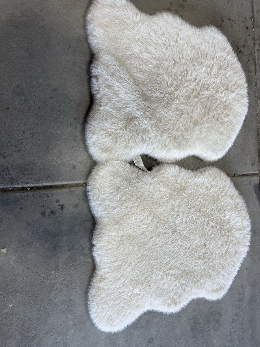 Set of 2 White plush dog beds