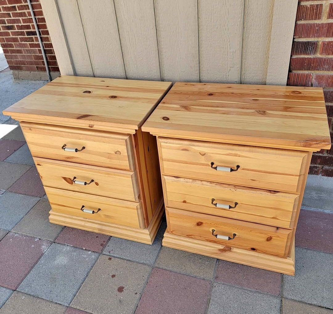 3 Drawer Pine Wood Nightstand Set