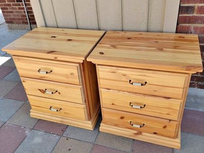 3 Drawer Pine Wood Nightstand Set