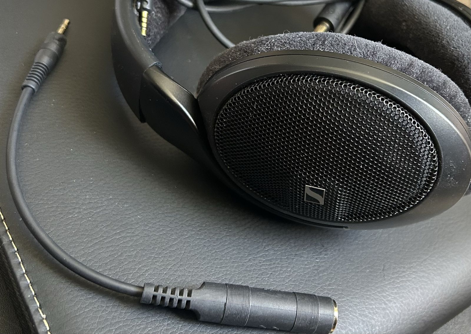 $140 obo Sennheiser HD 560S Audiophile Open-Back Headphones - Excellent Condition