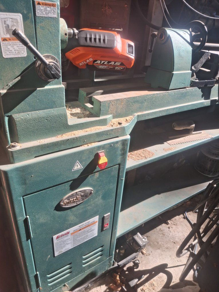 Grizzly Model G1495 Heavy-Duty Wood Lathe - Used