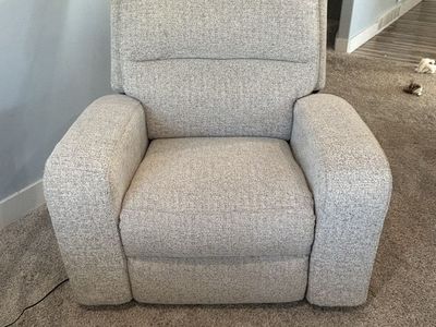 Brooks Power Zero Gravity Recliner - Excellent Condition.