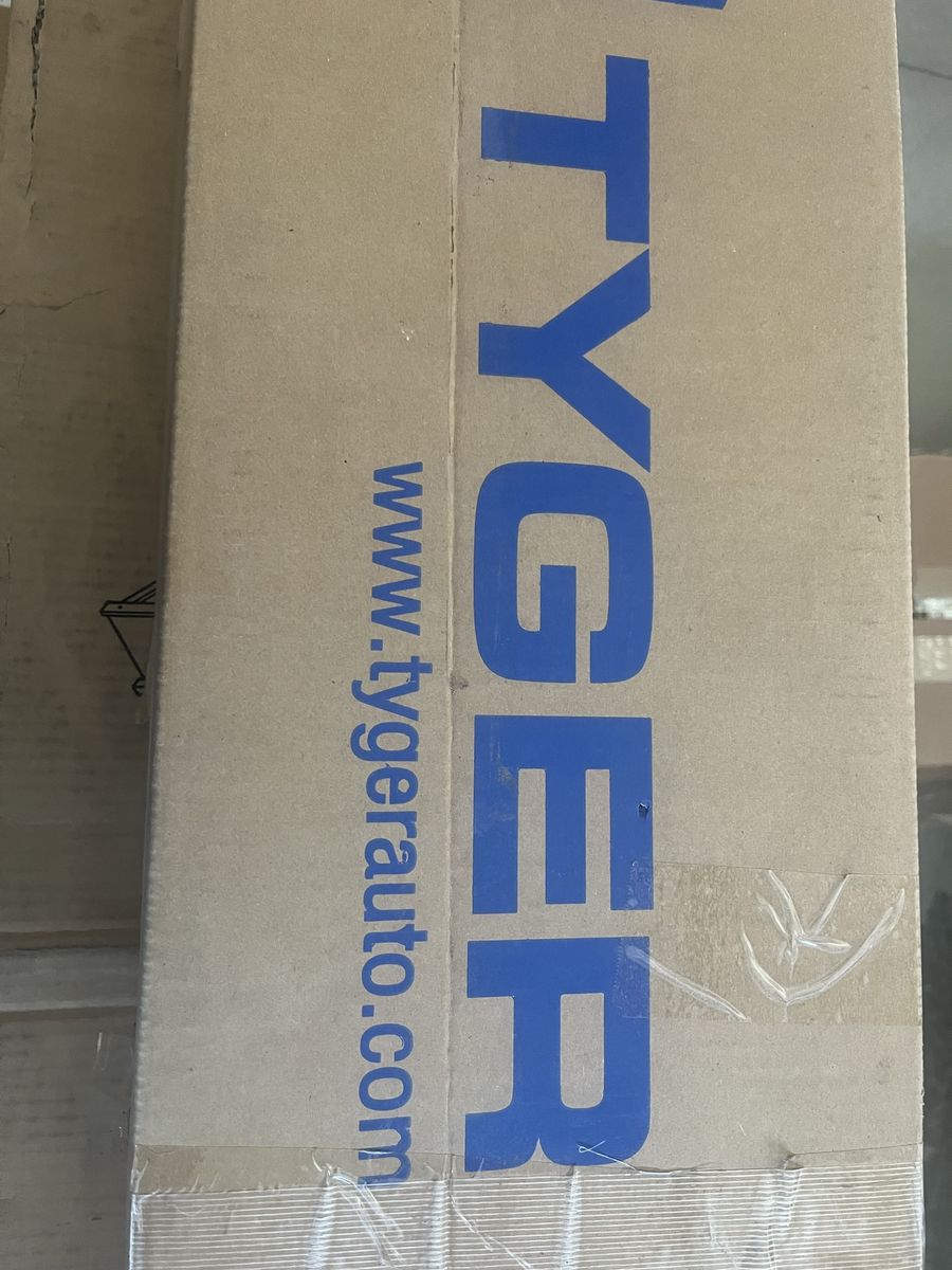 Roll up truck bed cover