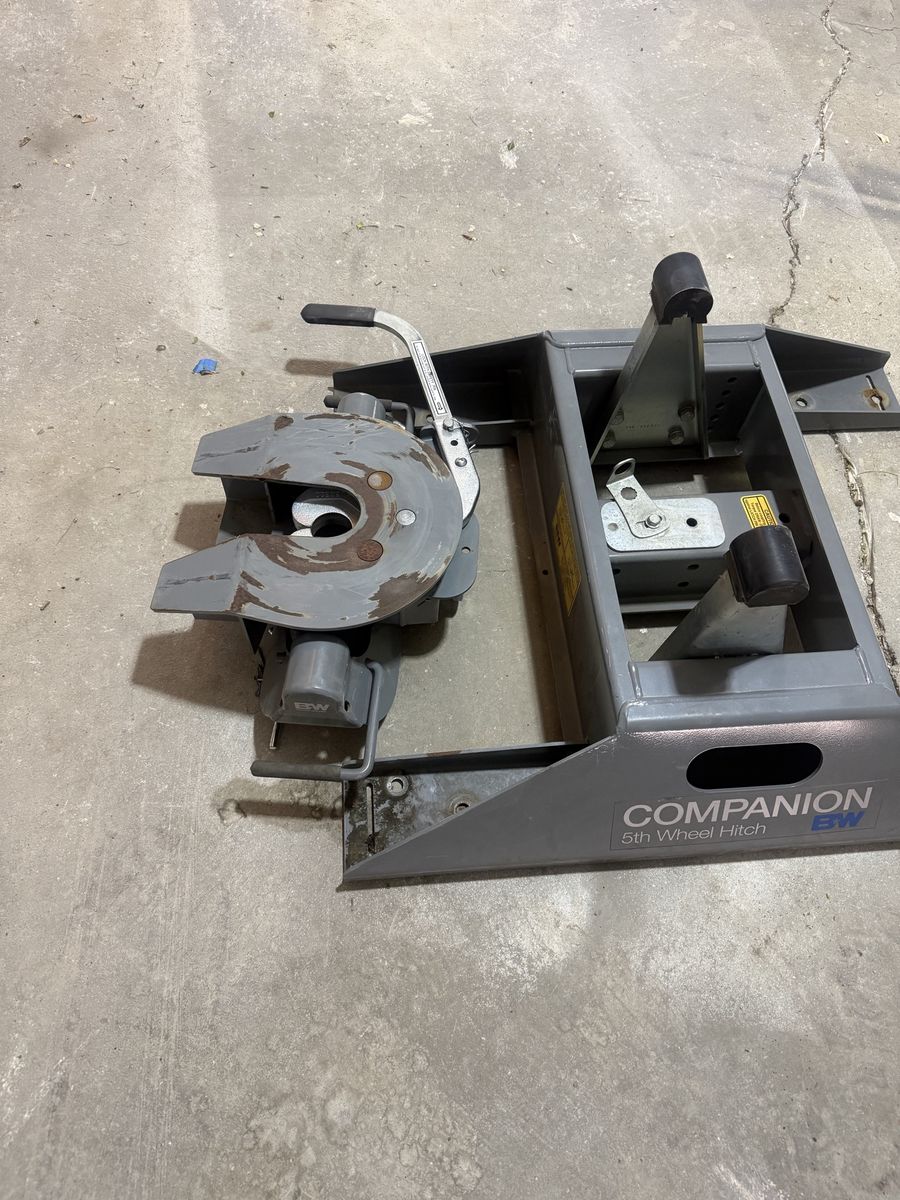 Fifth Wheel Hitch