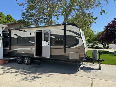 FOR SALE: 2014 Prime Time Avenger 26ft Bunkhouse Travel Trailer – $13,000 OBO