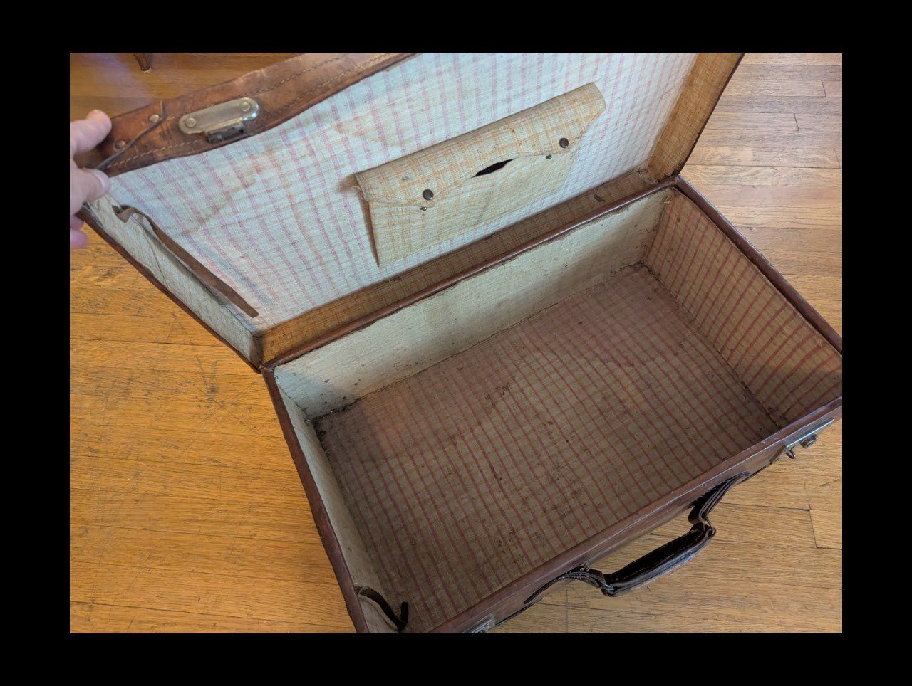 Main image 3