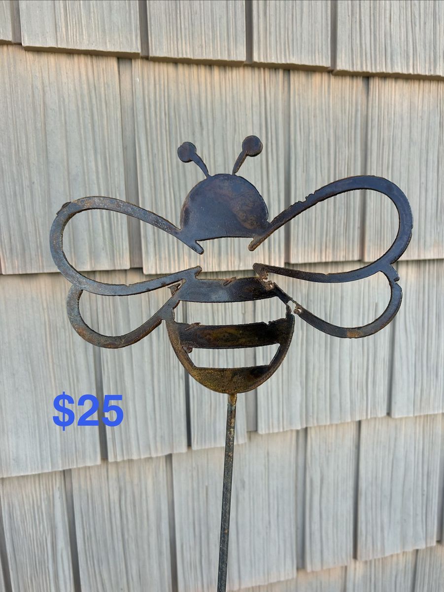 Metal bumblebee
