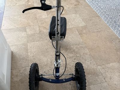 KneeRover Brand KneeScooter ($250 Retail)