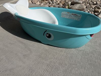 Baby bath tub