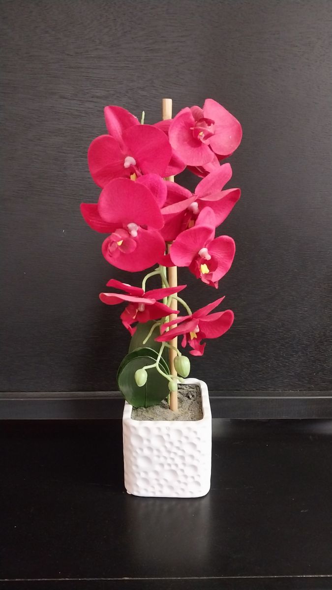 Two beautiful artificial plants in very good condition 
