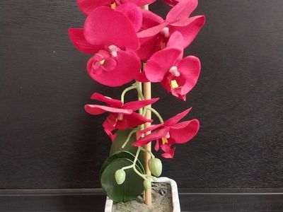 Two beautiful artificial plants in very good condition