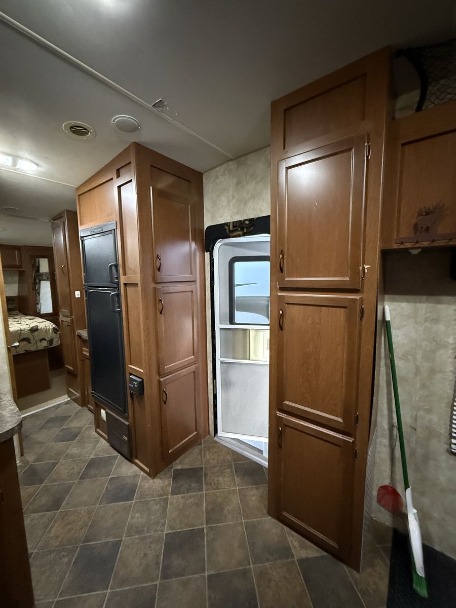 Main image 13