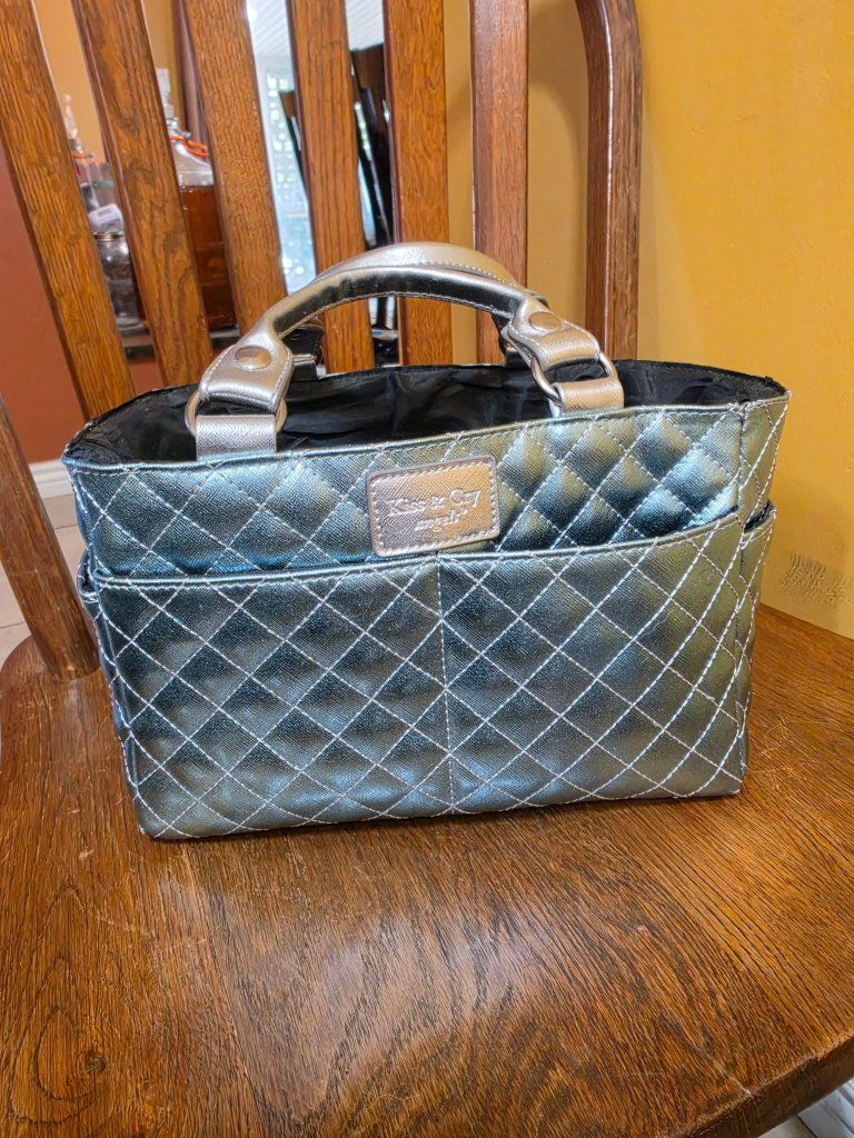 Kiss and cry bag