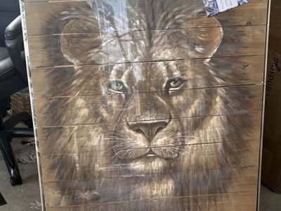 Wooden lion picture