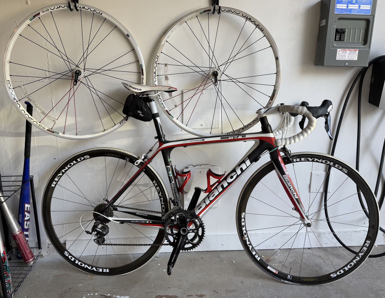 Bianchi Sempre Carbon Monocoque 50 CM with Reynolds Wheels