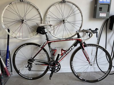 Bianchi Sempre Carbon Monocoque 50 CM with Reynolds Wheels