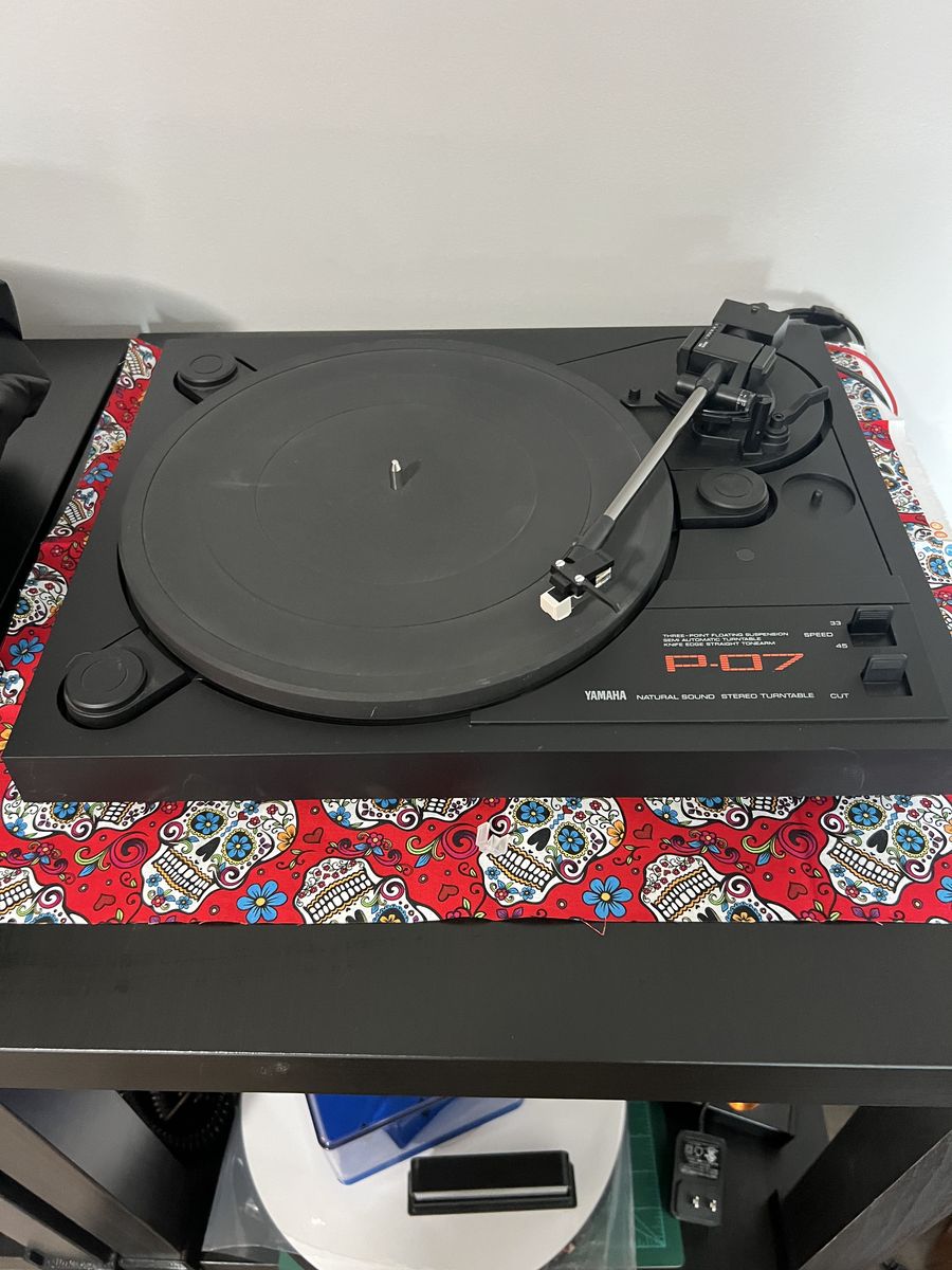 Yamaha P-07 Turntable