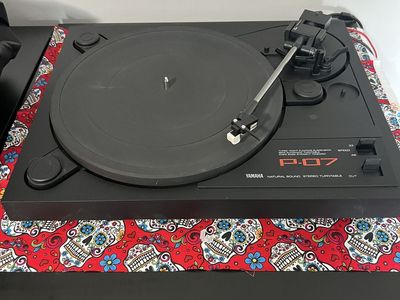 Yamaha P-07 Turntable
