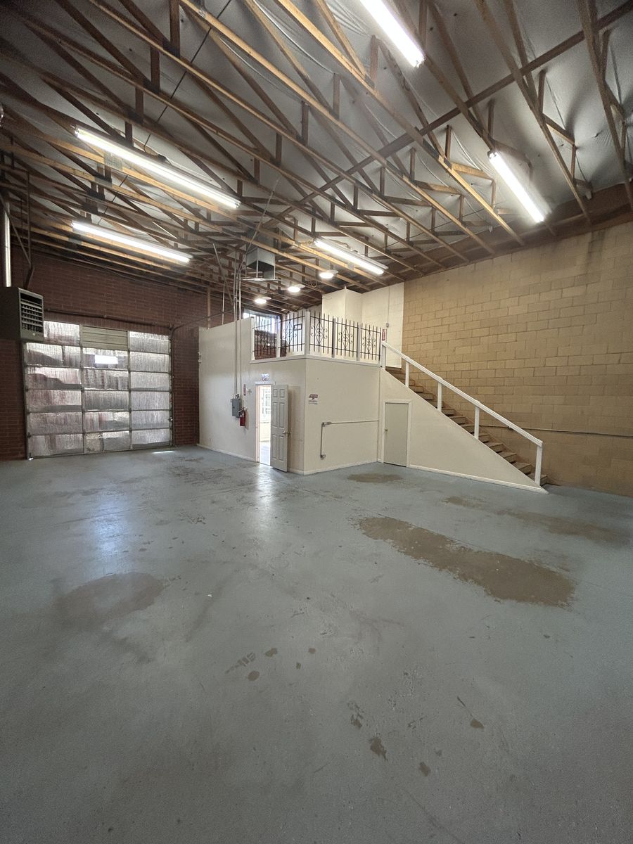 Main image 7