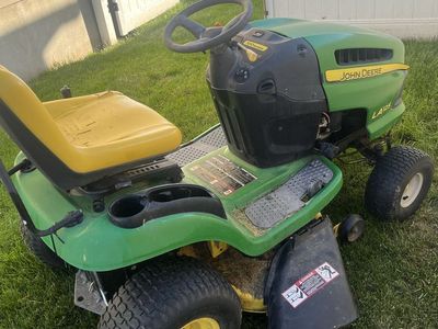 John Deere Lawn Mower LA125