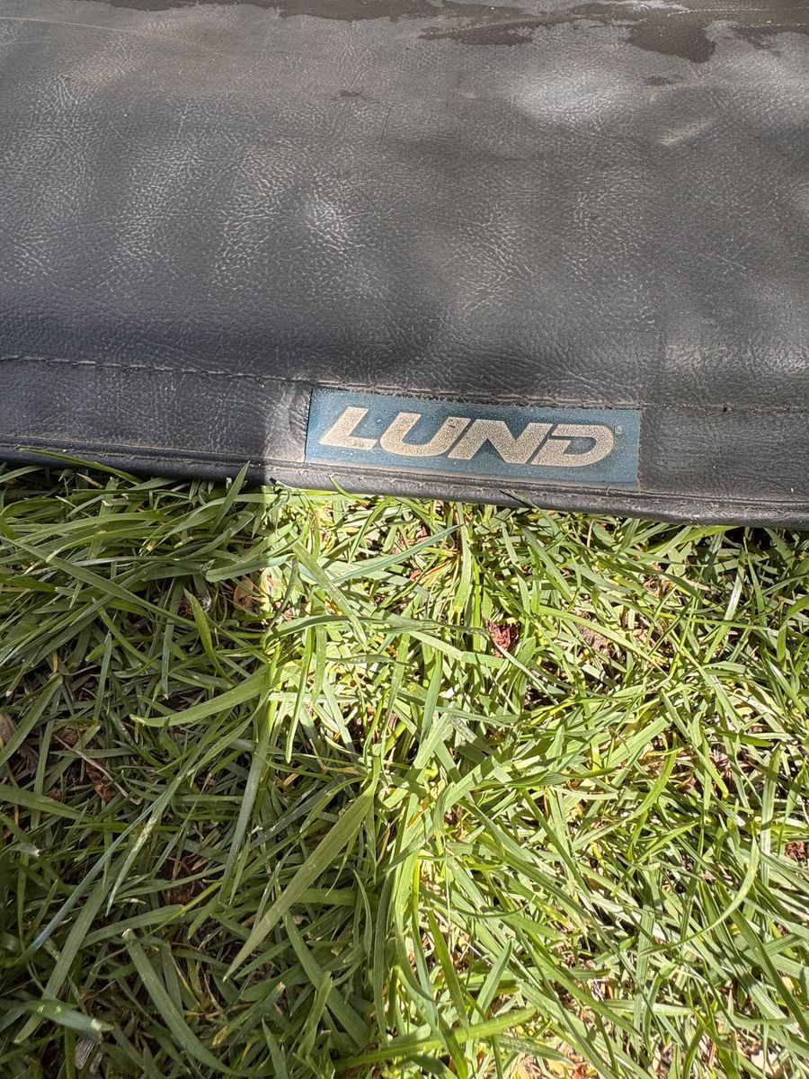 Lund Truck Bed Tonneau Cover - roll up 6.5’