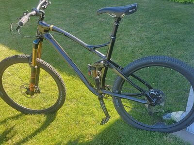 Full Suspension Mountain Bike