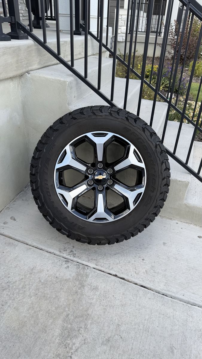 Chevy Silverado 1500 Tahoe Rims and Tires 285/60R20 Bfgoodrich Ko3 Load E Like New