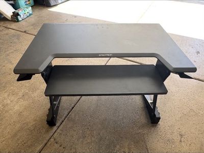 Standing desk