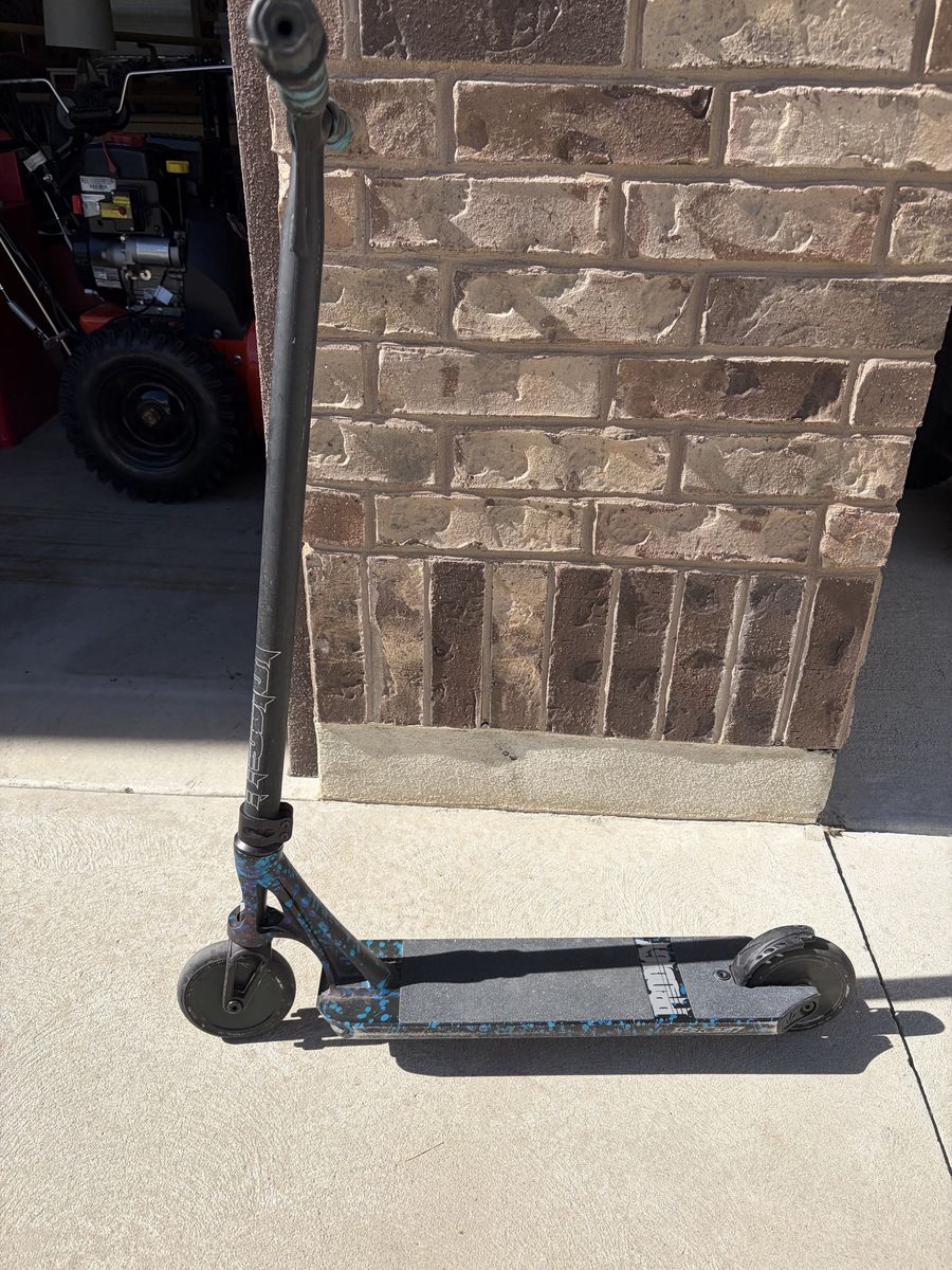 Pro Trick Scooter – Splatter Deck, No-Fold Freestyle Scooter