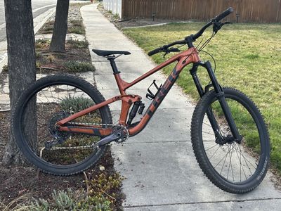 2023 Trek Slash 8 size L
