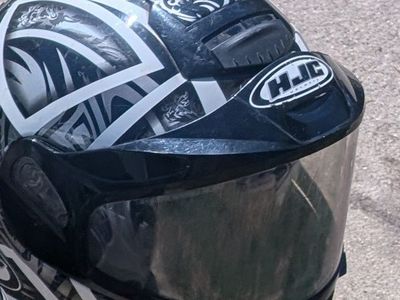 HJC Full-Face Motorcycle Helmet - Black/White/Gray Graphic Design, Tinted Visor