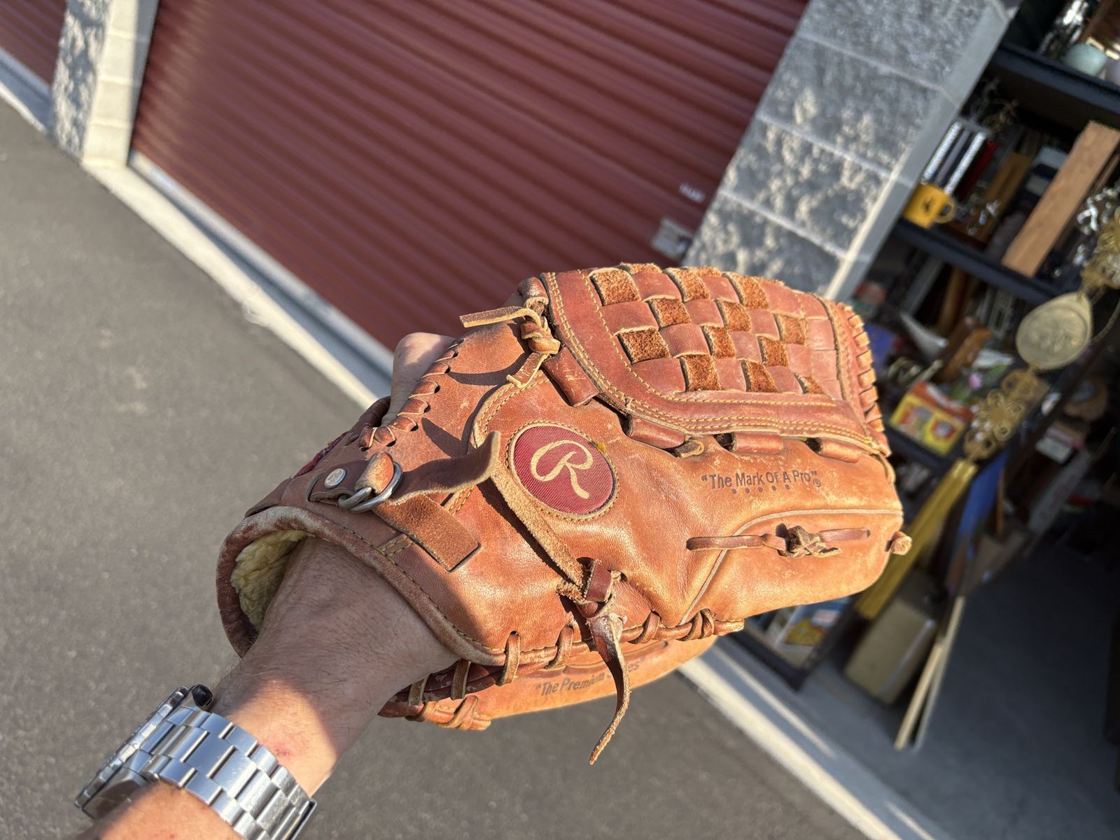 Vintage Rawlings premium SG76 leather baseball mitt. Made in Japan