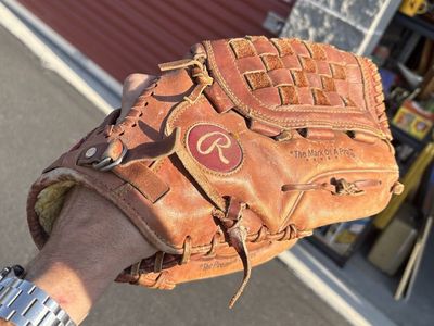 Vintage Rawlings premium SG76 leather baseball mitt. Made in Japan