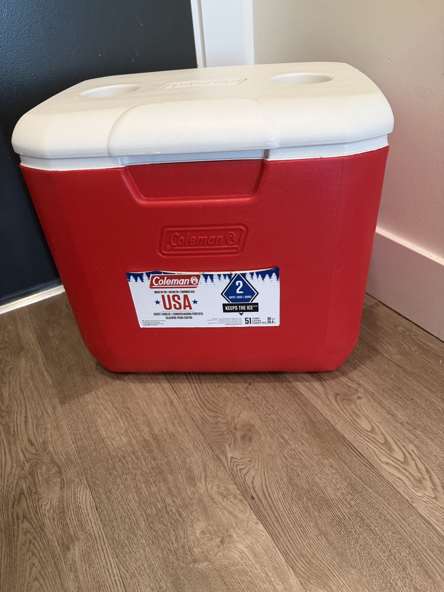  Coleman USA 30 Qt 2-Day Chest Cooler Red White &  Playmate 6 can cooler. 