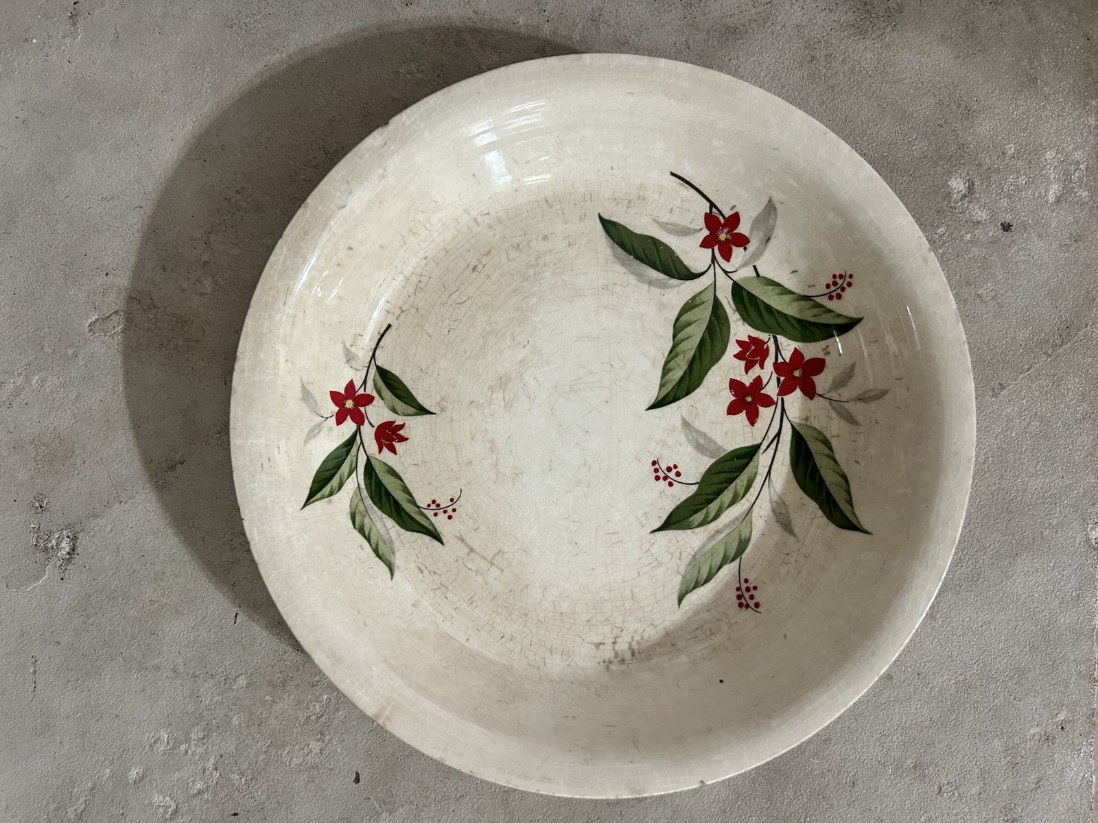 Vintage Universal Cambridge Permacal 9" Dinner Plate Red Floral Pattern
