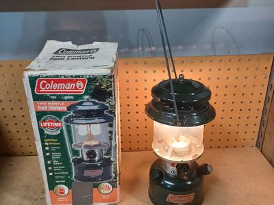 Working Coleman lantern