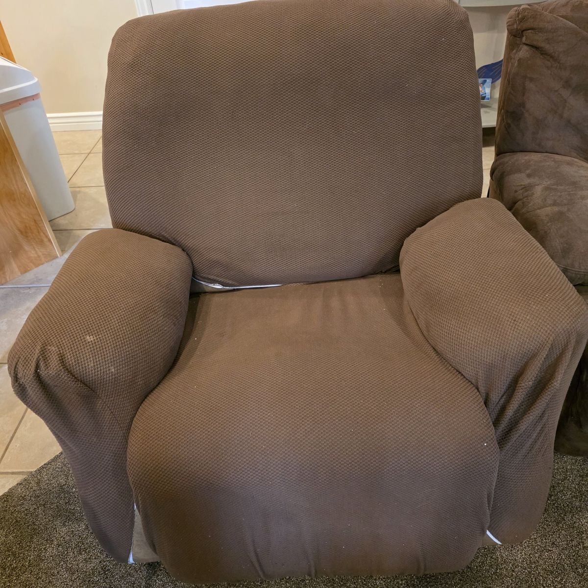 Free rock and swivels recliner