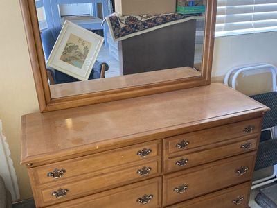 Dresser With Mirror