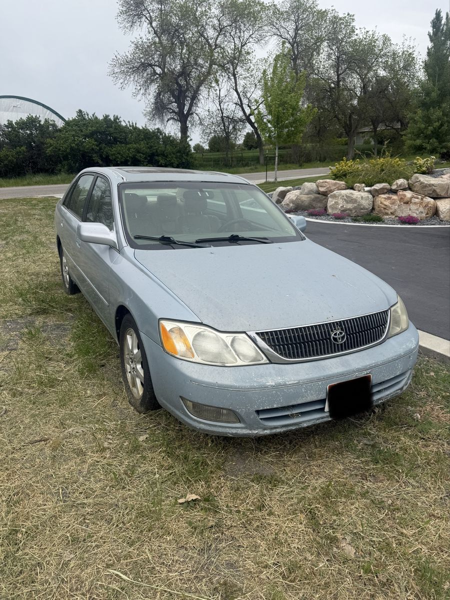2000 Toyota Avalon XLS