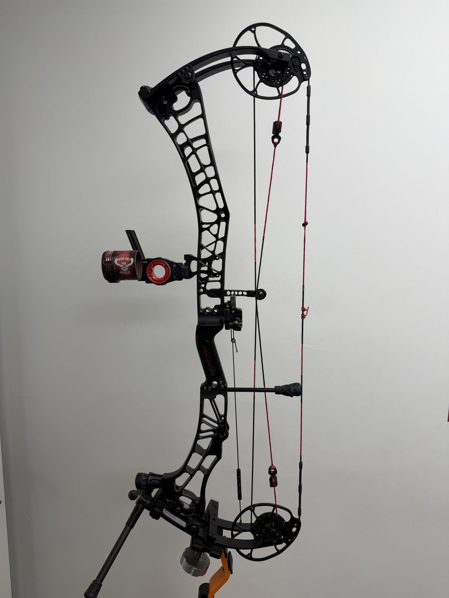 Darton Sequel 33 Compound Bow - Used